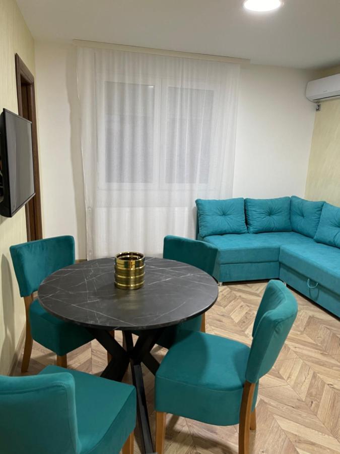 Pink House Apartments Ягодина Екстер'єр фото