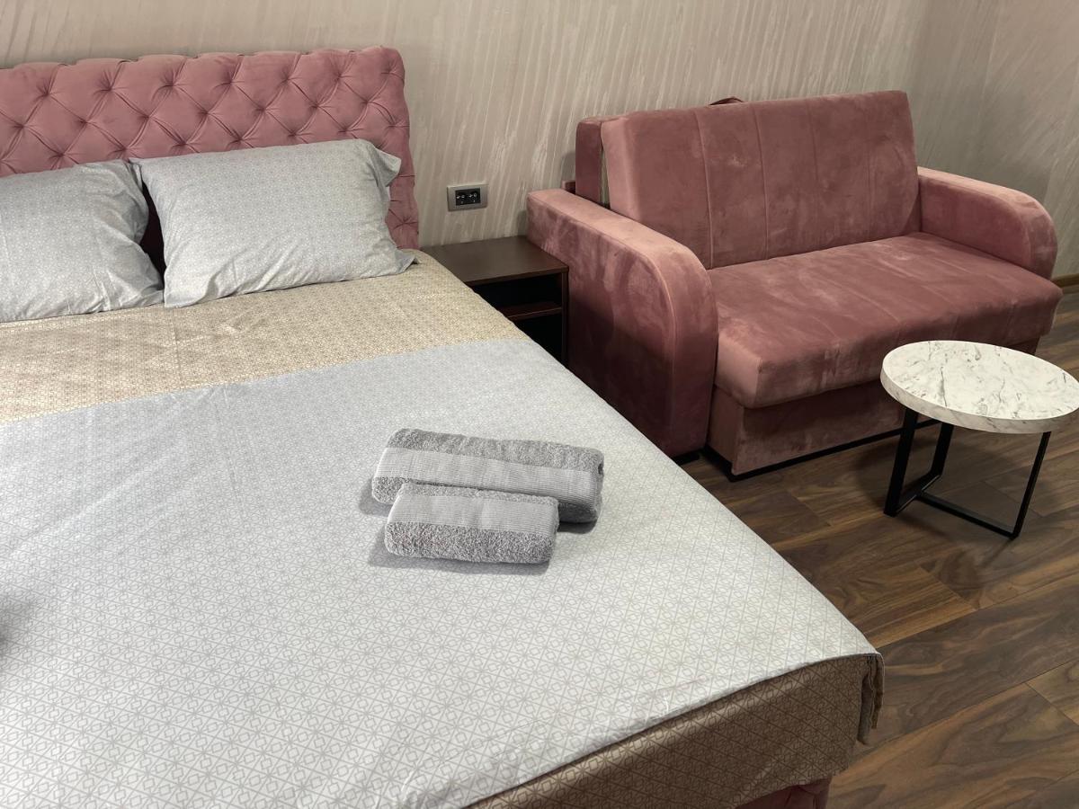 Pink House Apartments Ягодина Екстер'єр фото